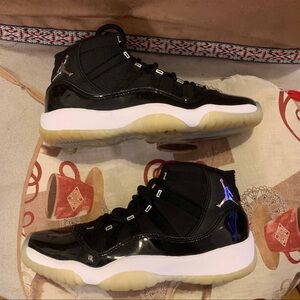 Nike air jordan 11 jubilee sz 6y used legit ✅✅